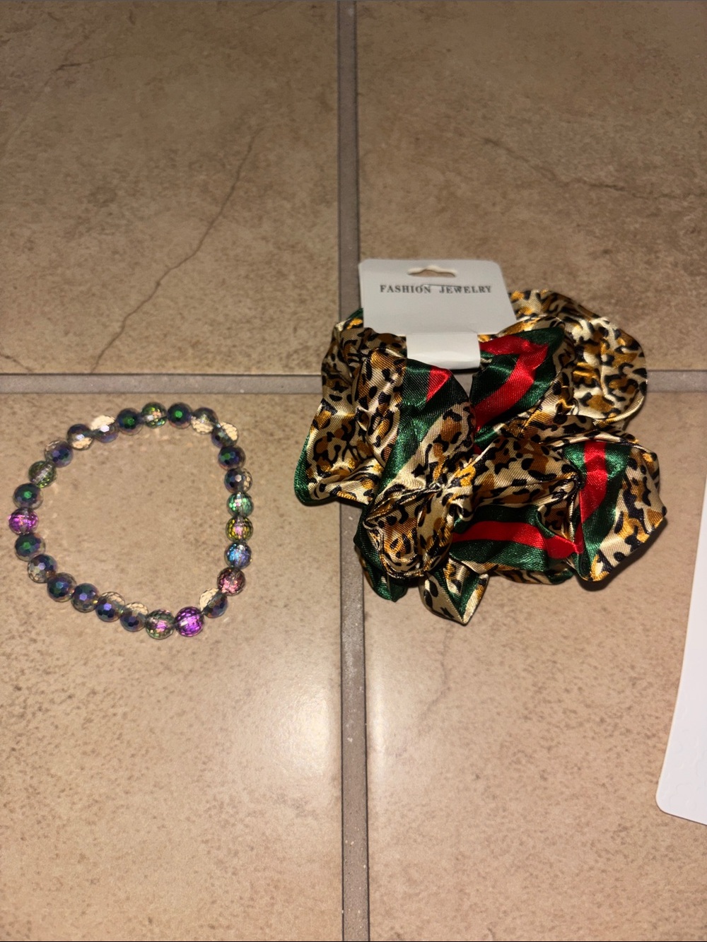 Bundle DEW CARE Cosmetic Bag  bracelet 2 scrunchies necklace and earrings - Picture 3 of 6